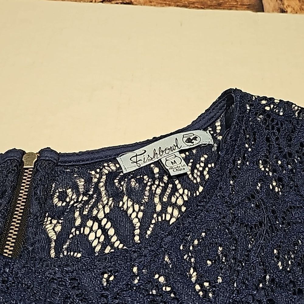 Navy lace dress fully lined zipper in back by Fishbowl size medium - Picture 7 of 10